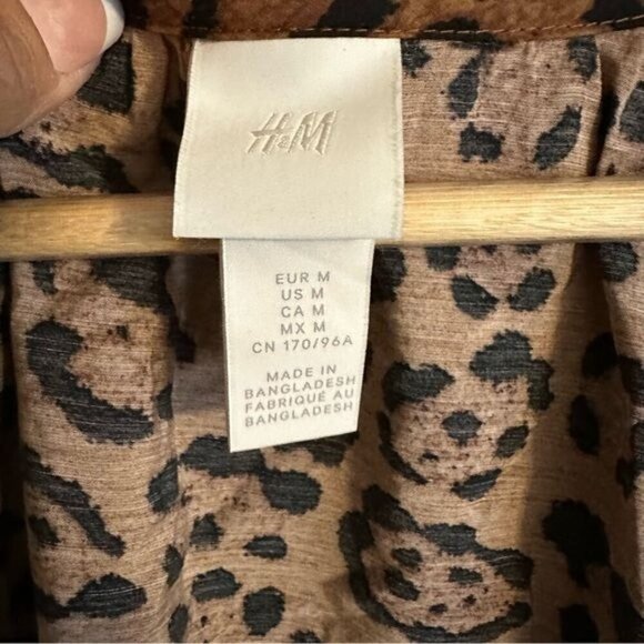 H&M Leopard Print Puff Sleeve V-NeckDrop Waist Dress Size Medium - Picture 11 of 12